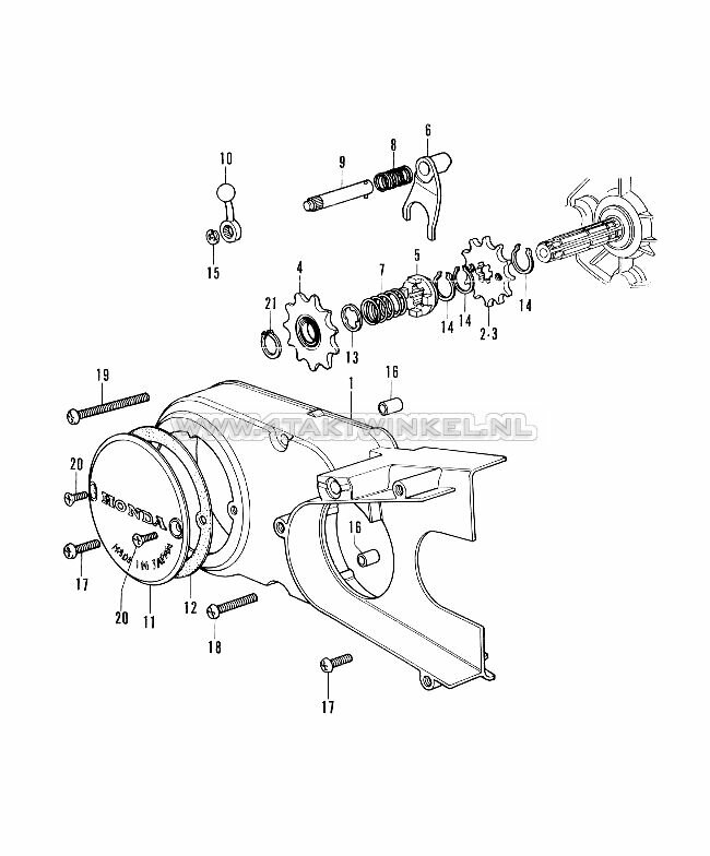 E4.2 - LEFT CRANKCASE COVER - SUB SPROCKET