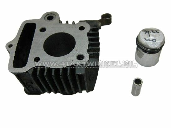Cylinder kit, with piston, honed 50cc 6v, SS50, C50, Dax