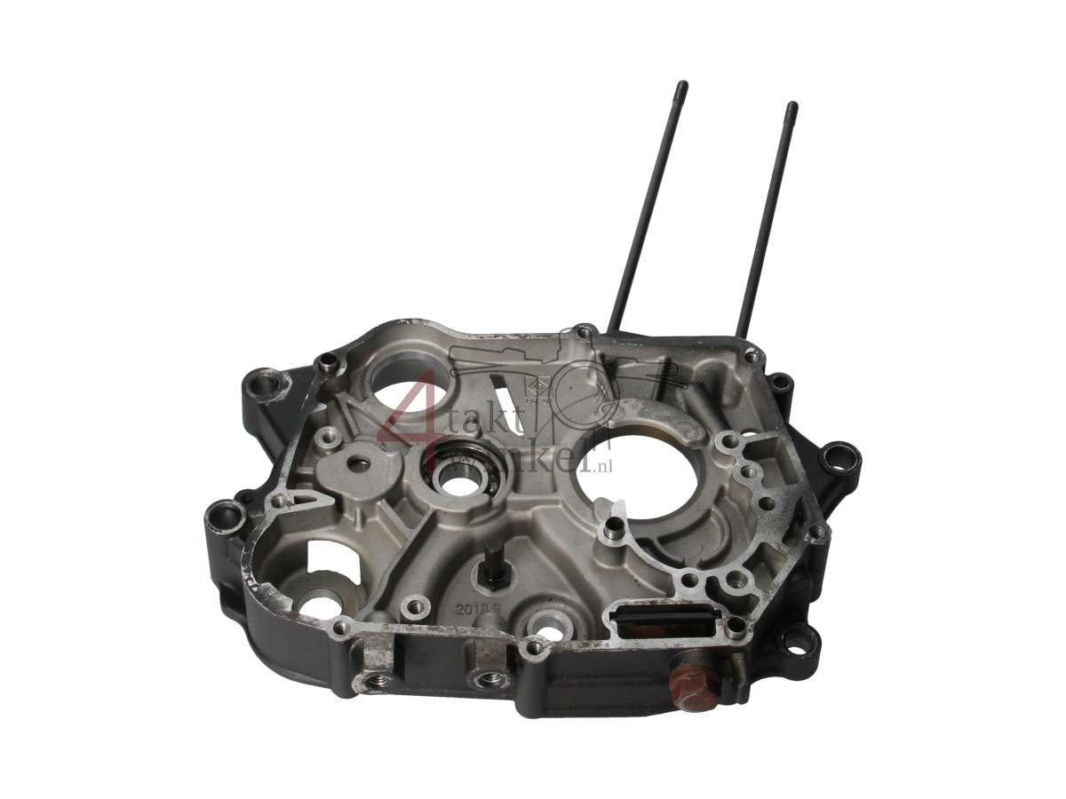  Crankcase, center, vertical cylinder, Mash, used product