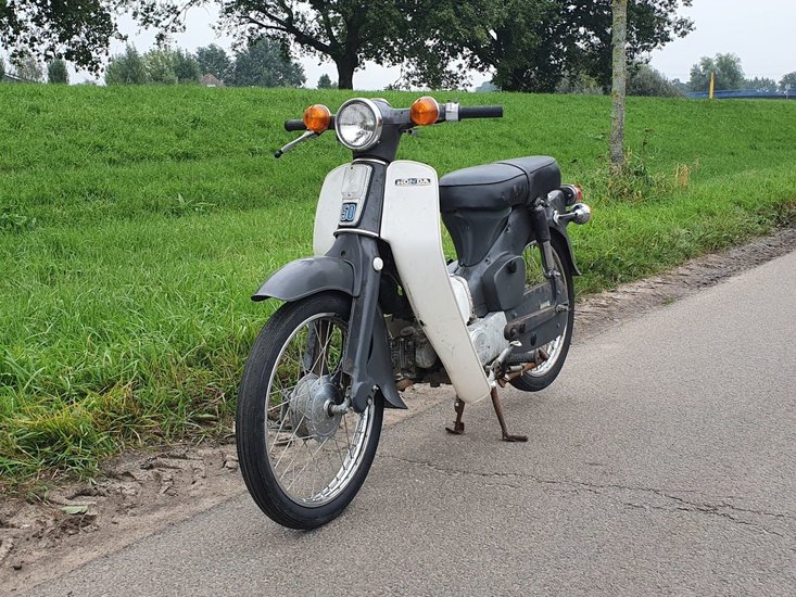 SOLD ! Honda C50 OT Japanese, gray, 5897 km, with papers