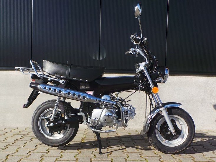 SOLD Zhenhua DX 50 (Dax type), black, 50cc