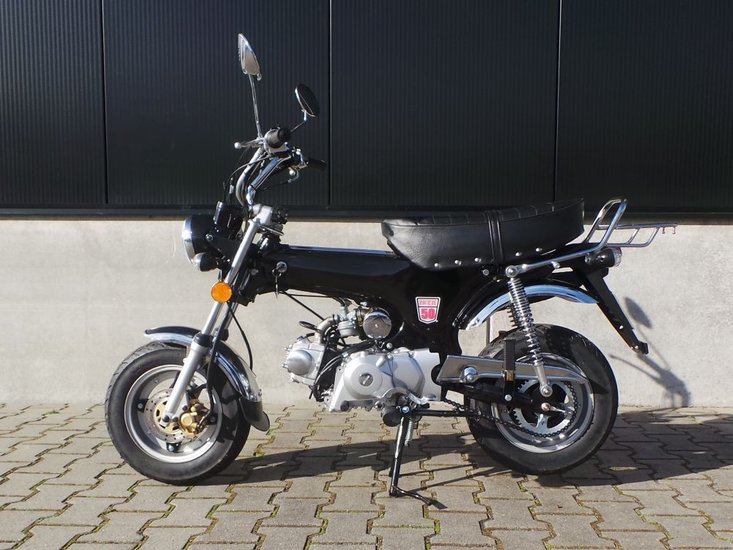 SOLD Zhenhua DX 50 (Dax type), black, 50cc