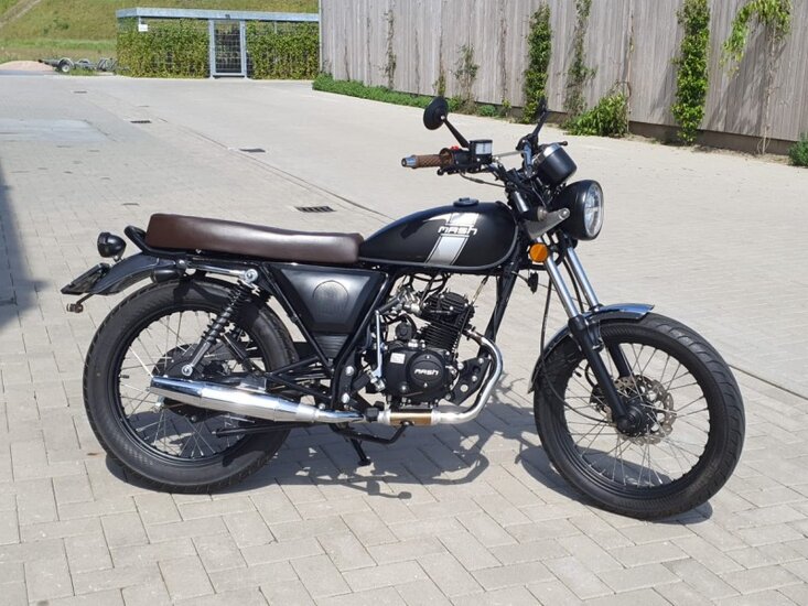 SOLD! Mash Fifty, 50cc, zwart, Euro 5, 3930 km