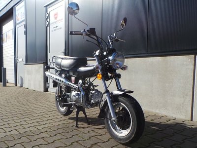 SOLD Zhenhua DX 50 (Dax type), black, 50cc