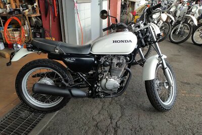 Honda CB223s, Japans, White, 5725km, 2010, with papers!