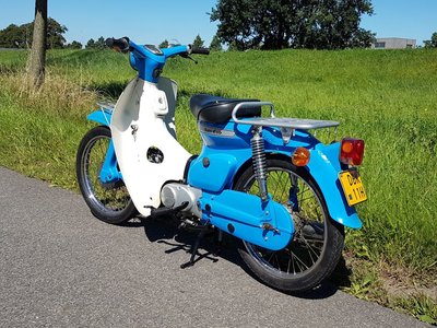 TE HUUR! Honda C50 K1 Blauw (ook te koop)